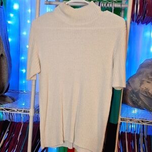WHITE RIBBED SHORT SLEEVE MEDIUM TOP